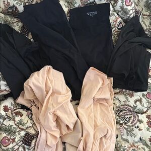 Lot-Mix of 8 Black and Nude light knee-length  shaper shorts Sz L